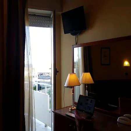 Audi Frontemare 酒店 里米尼