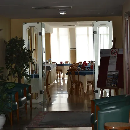 Audi Frontemare 3* Римини