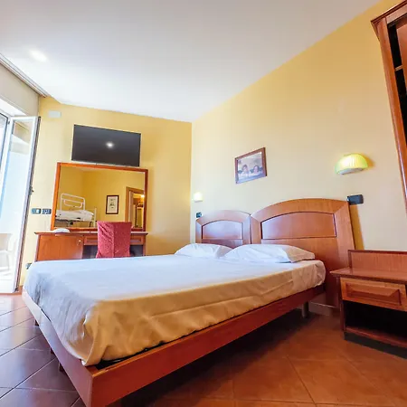 Audi Frontemare 3*