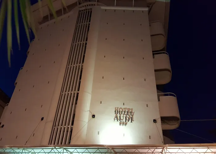 Audi Frontemare فندق